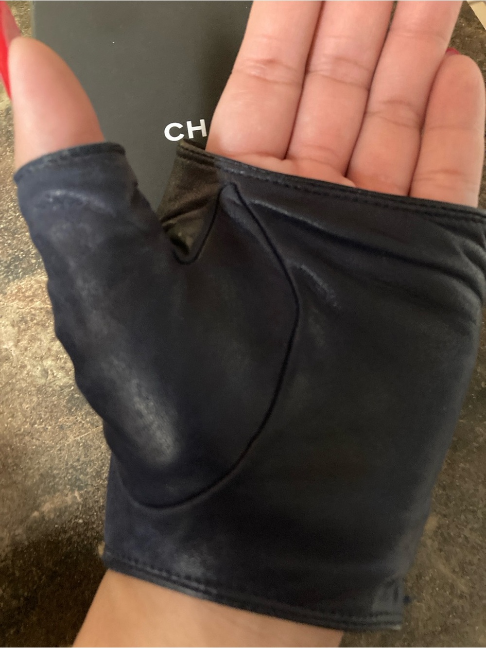 🔥 CHANEL Navy Quilted Denim and Lambskin fingerless gloves Rare - Picture 2 of 5